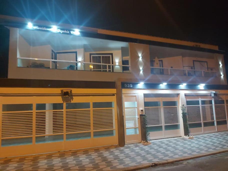 casa perto de praia e comércio ao lado Praia Grande (Santos) Exterior foto