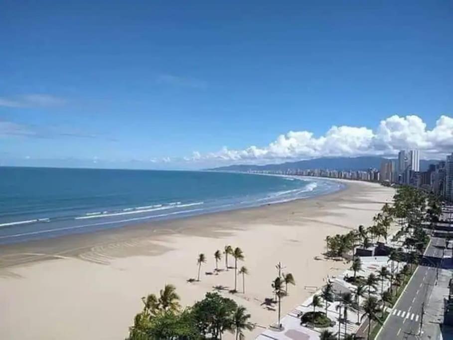 casa perto de praia e comércio ao lado Praia Grande (Santos) Exterior foto