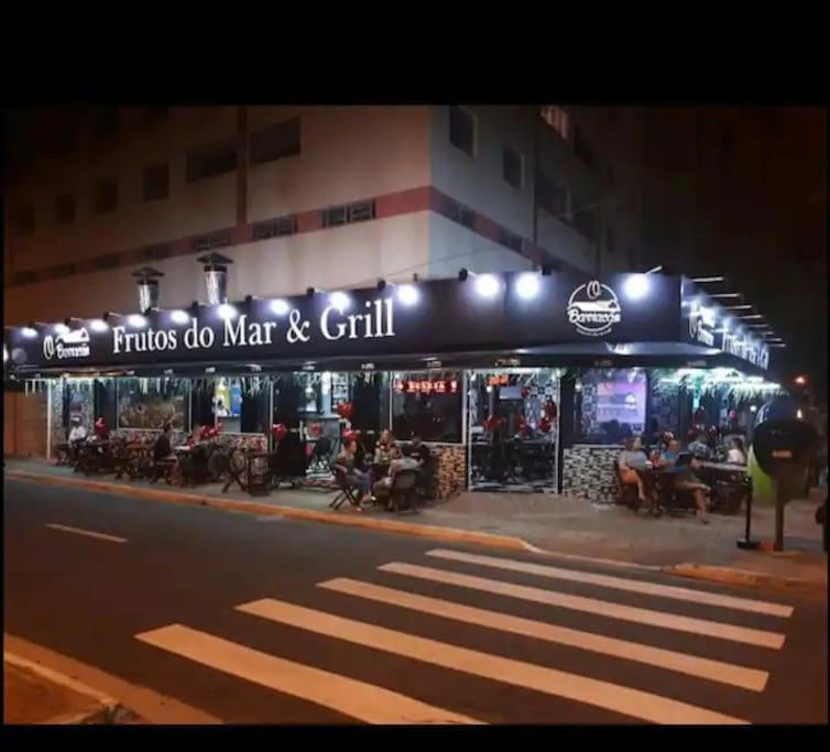 casa perto de praia e comércio ao lado Praia Grande (Santos) Exterior foto